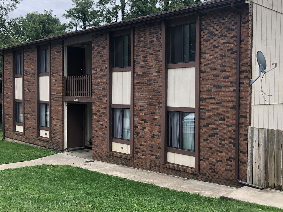 Front of apartmrnt building