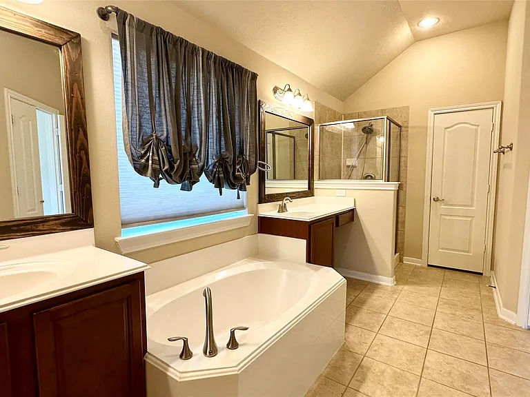 18903 Pinewood Point Ln — Photo 26