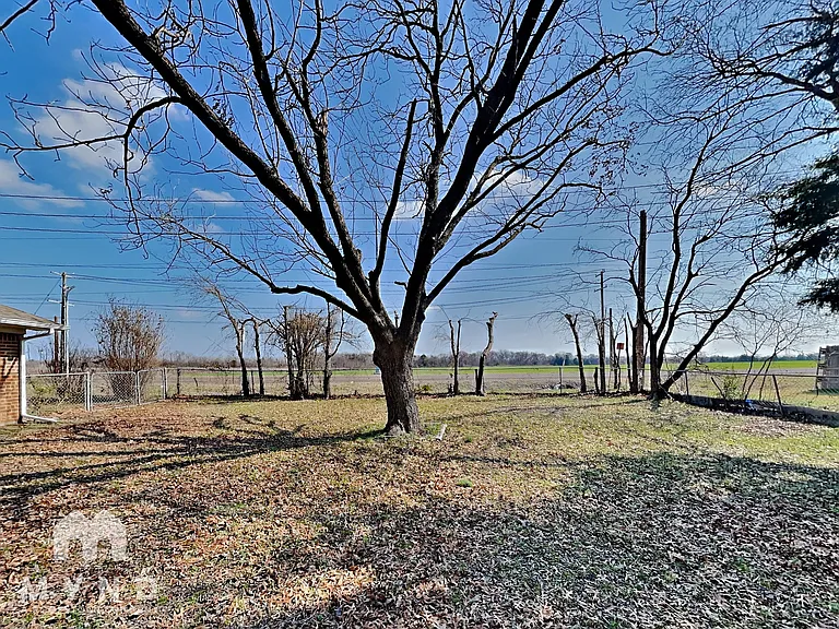 204 E Avenue C — Photo 22