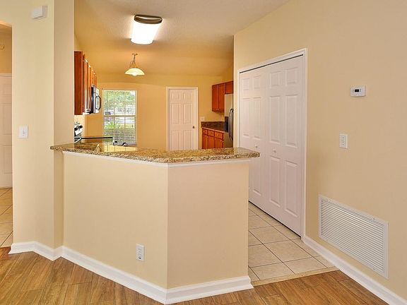 5th image of 230 Stonington Way