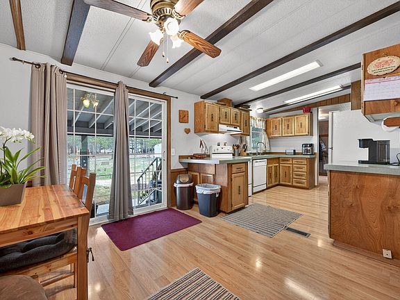 3rd image of 16274 Dyke Rd