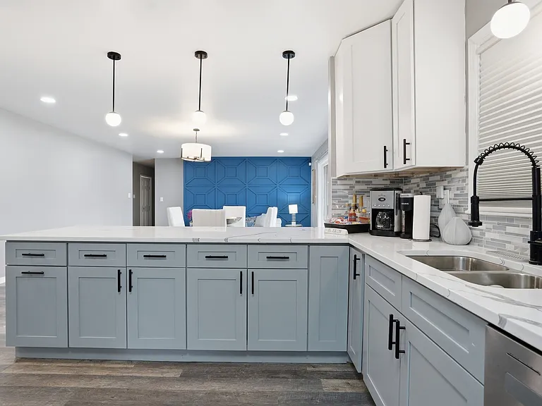 1865 W 64th Pl — Photo 11