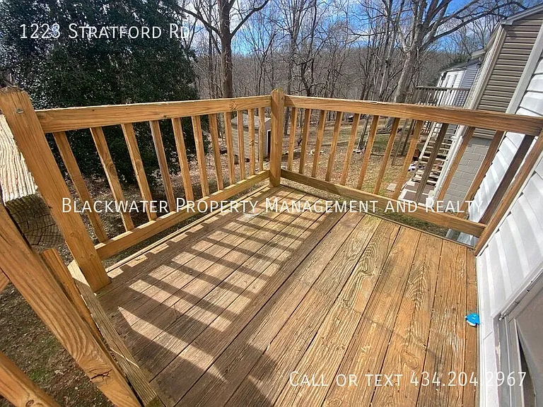 1223 Stratford Rd — Photo 11