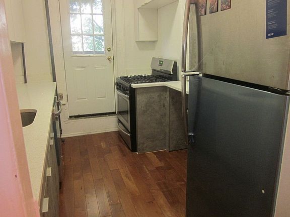 3rd image of 25 Kingsland Ave #1K