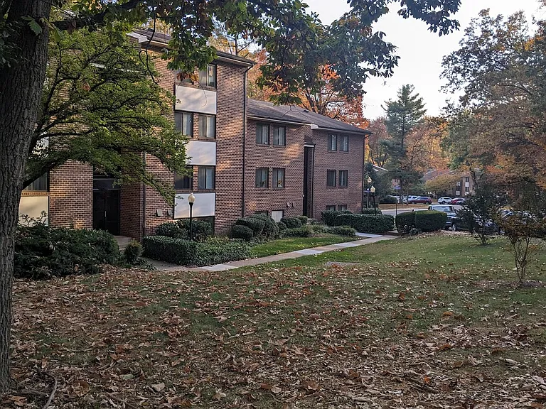1403 Northgate Sq #32 — Photo 39
