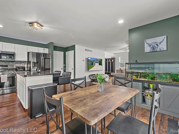 5th image of 6555 Skylar Ln