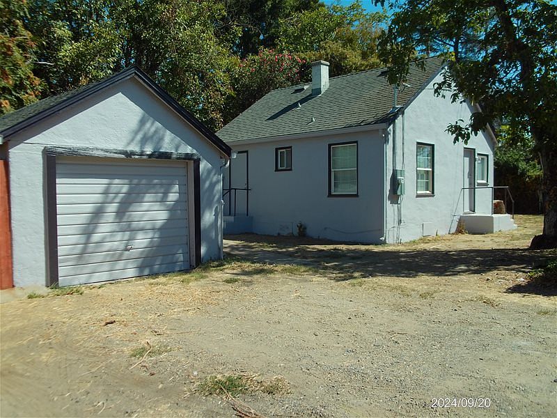 1st image of 1039 Grand Ave