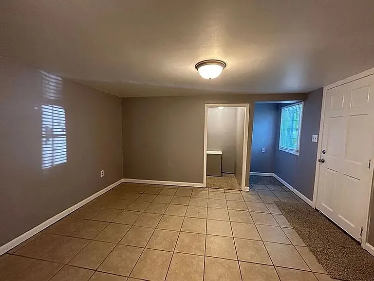 923 Vanderbilt St — Photo 21