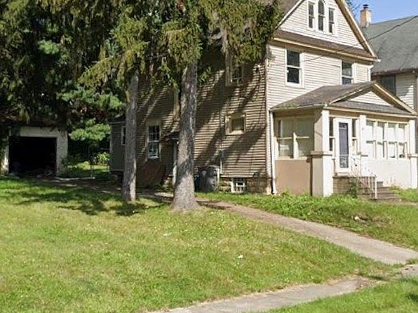 52 N Portland Ave