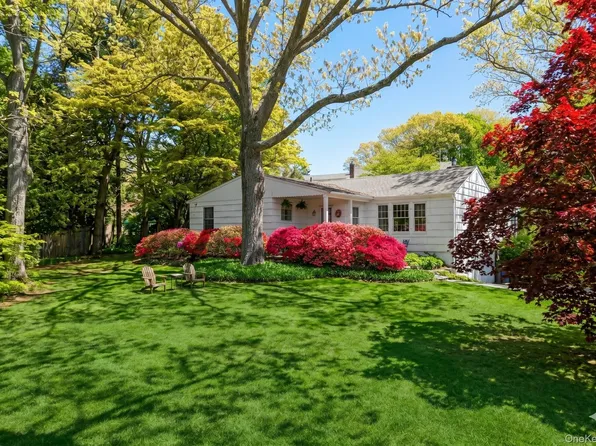77 Bay Drive E, Huntington, NY 11743