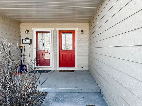 2nd image of 1012 N River Rock Dr