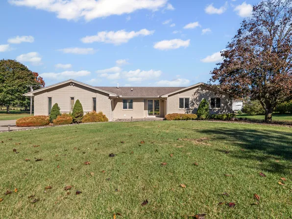 10631 Homestead Ln, Plymouth, MI 48170