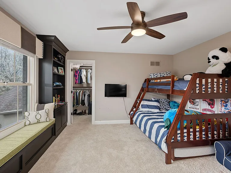7715 Cathedral Hill Dr — Photo 25