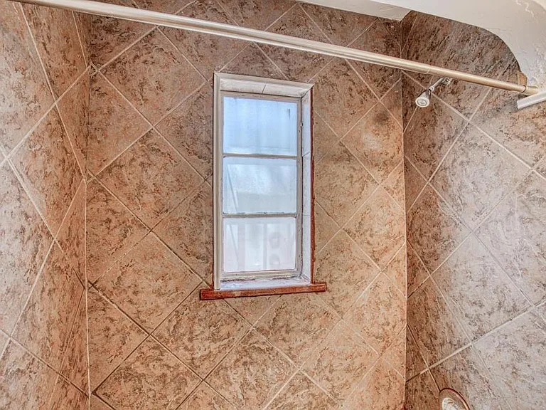 1304 E Linden St #1 — Photo 20
