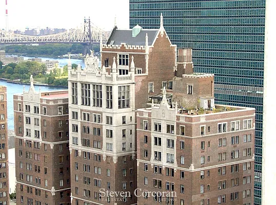 Sold by Steven Corcoran Real Estate | media 15