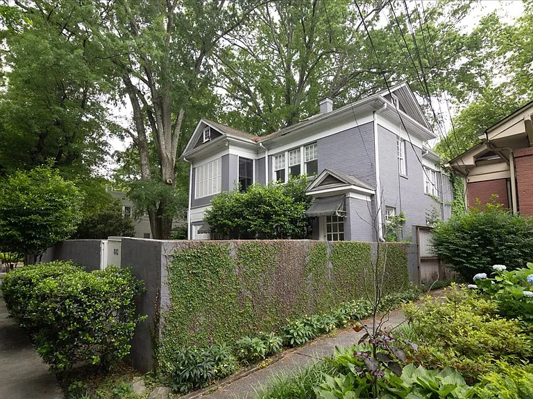882 Charles Allen Dr NE — Photo 4