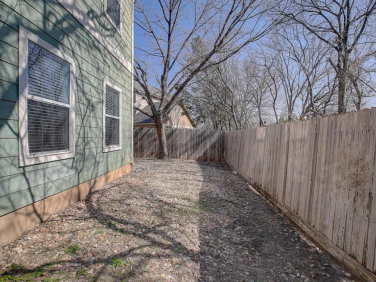 1102 E 3rd St — Photo 2
