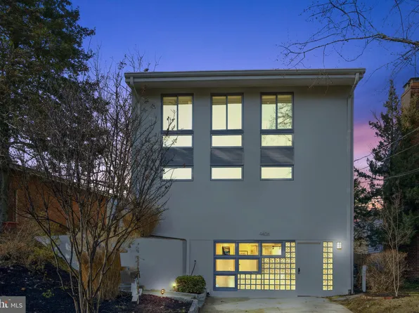 4406 35th St NW, Washington, DC 20008