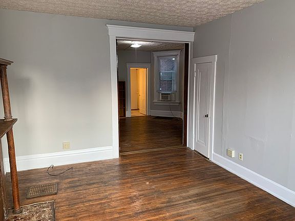 3rd image of 2351-2357 N High St #2353