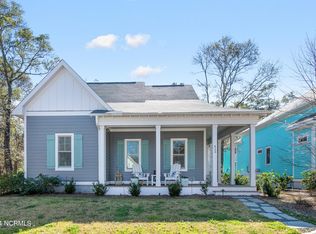 413 Fire Fly Ln, Southport, NC 28461