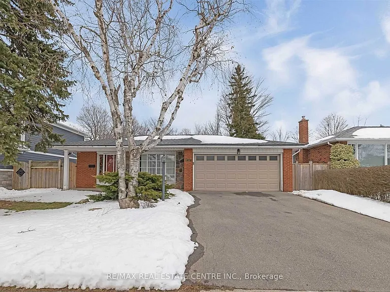 1172 Queens Ave — Photo 1