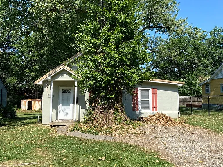 105 Clinton Dr — Photo 8