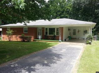 252 N Parkway St, Dresden, TN 38225