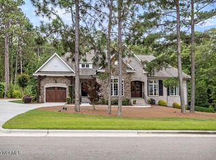 39 Ridgeland St, Pinehurst, NC 28374