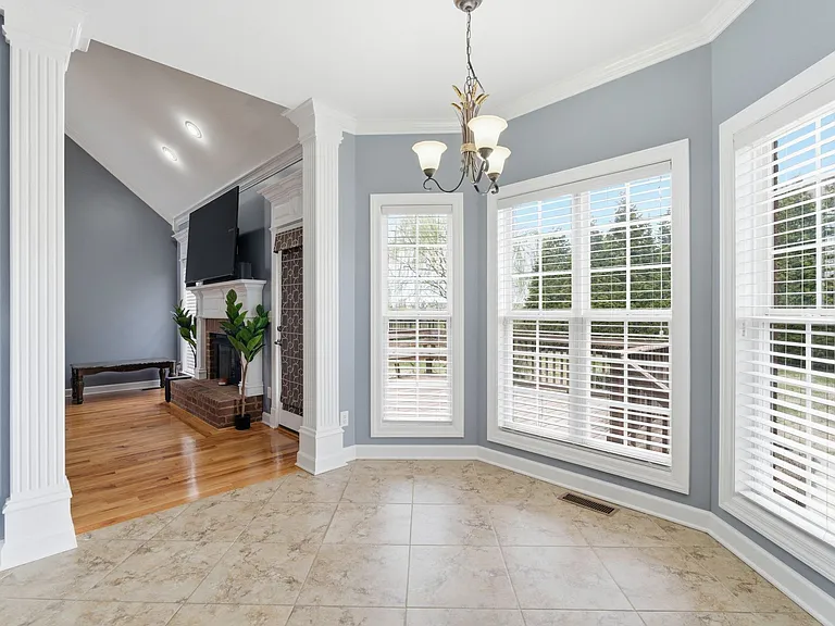 2733 Presley Dr — Photo 16