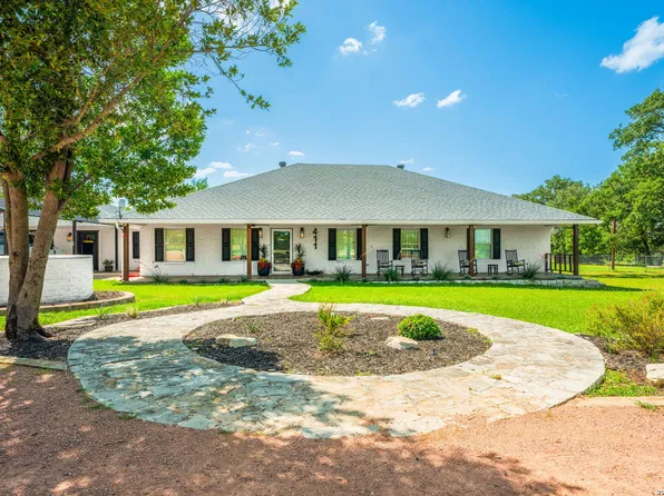 411 Emerald Loop, Fredericksburg, TX 78624