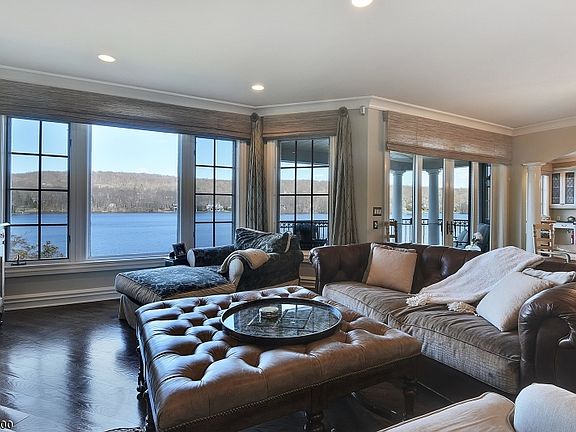 5th image of 1058 Pines Lake Dr W