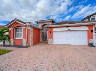 15545 SW 41st Ter, Miami, FL 33185