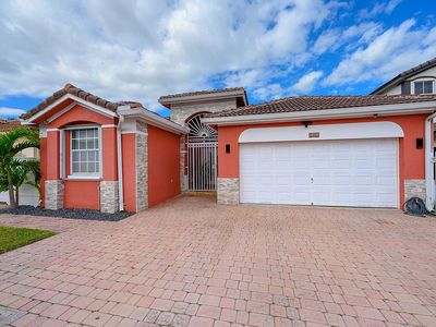 15545 SW 41st Ter, Miami, FL, 33185