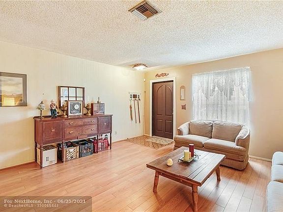 5th image of 1902 SW 83rd Ter