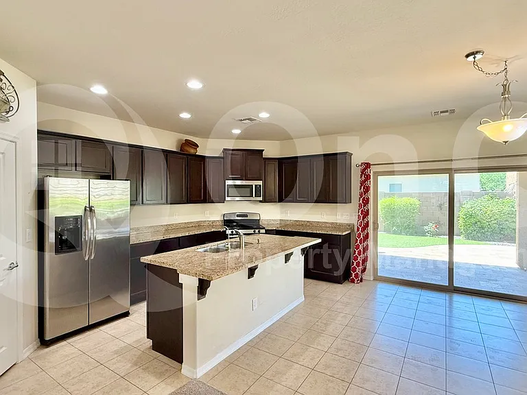 263 E Jade Dr — Photo 5