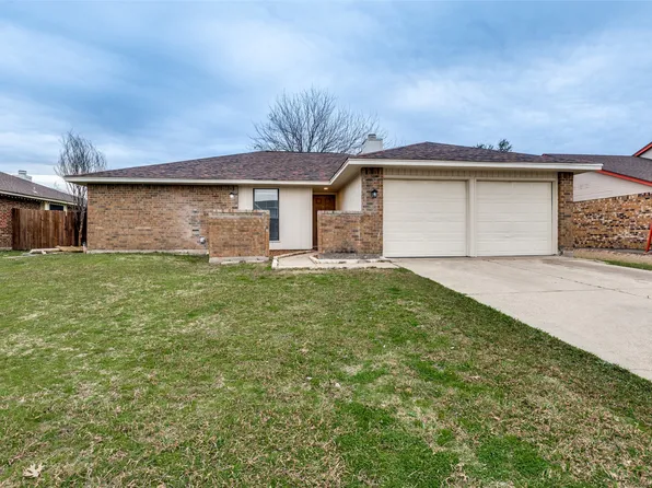 2673 Carrington Ln, Grand Prairie, TX 75052