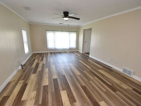 2nd image of 224 N Elder St