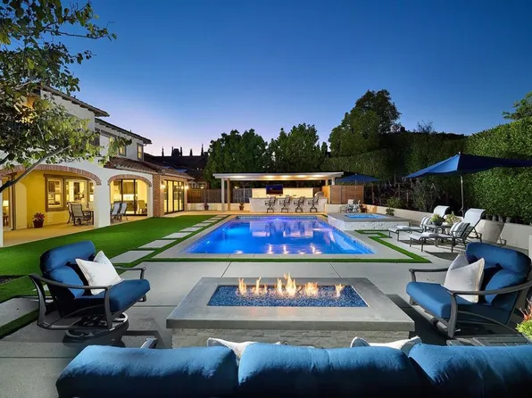 6981 Corte Langosta, Carlsbad, CA 92009