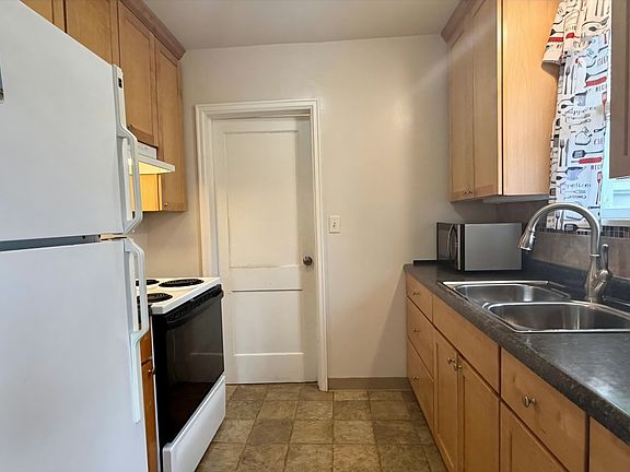 5th image of 1033 3rd Ave SE #1