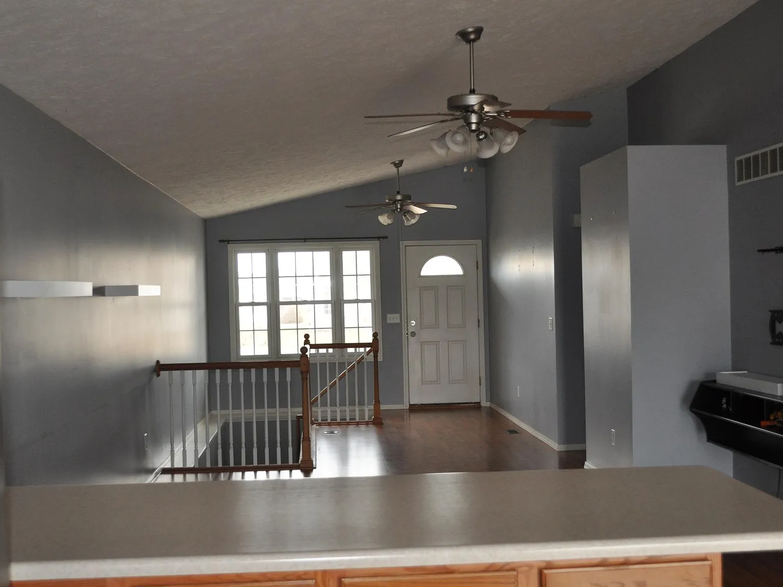 3 bed, 2472 sqft, $2,200 — Photo 2