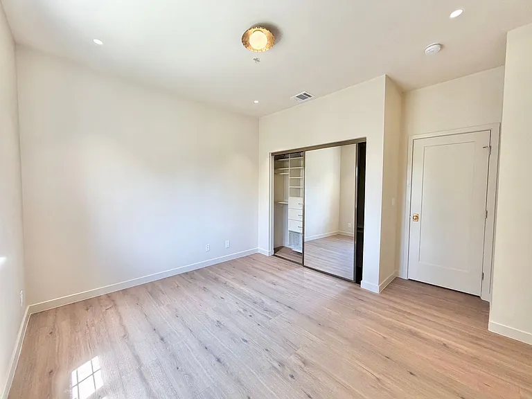 1515 Indiana Ave — Photo 32