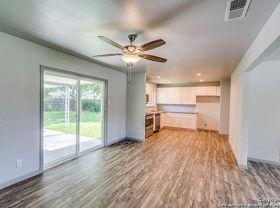 5th image of 8267 Campobello Dr
