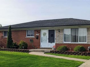 13422 Peck Dr, Warren, MI 48088