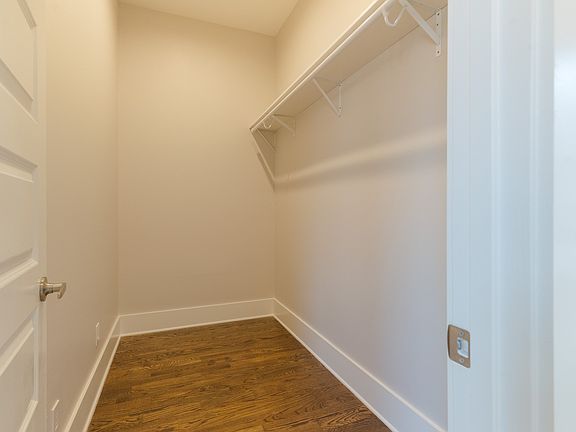 5th image of 1544 Court Ave #3