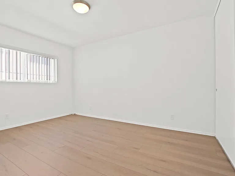 1531 Harvard St in Santa Monica - steps to Water Garden and SM Blvd! — Photo 12