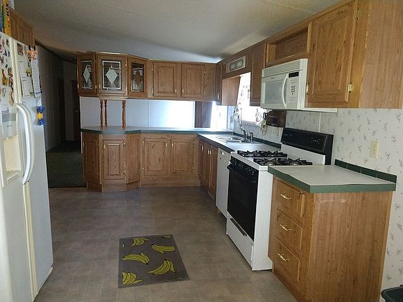 Kitchen side entrance.