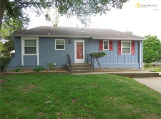 1201 NW Somerset Ct, Blue Springs, MO 64015