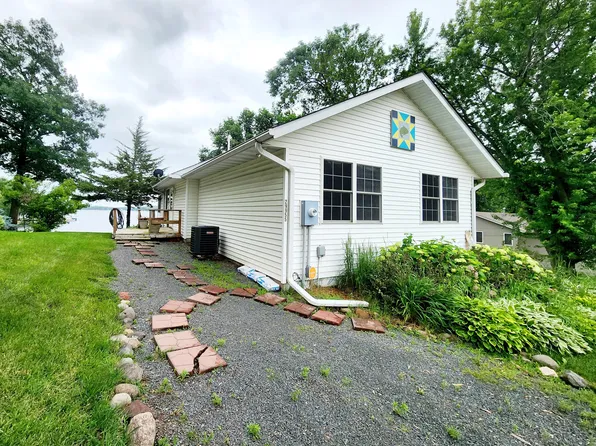 29955 Neal Ave, Lindstrom, MN 55045