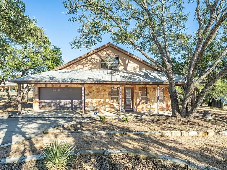 103 Rolling Hills Dr — Photo 1