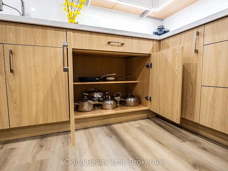 23 Swanhurst Blvd #B — Photo 30